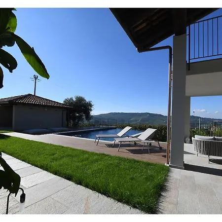 Casa Schiavenza Perno Vakantiehuis Monforte dʼAlba