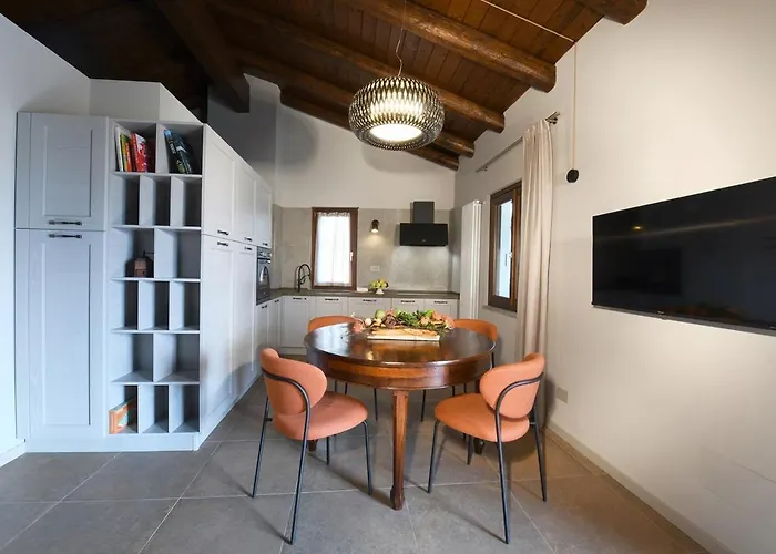 Casa Schiavenza Perno Ferienhaus